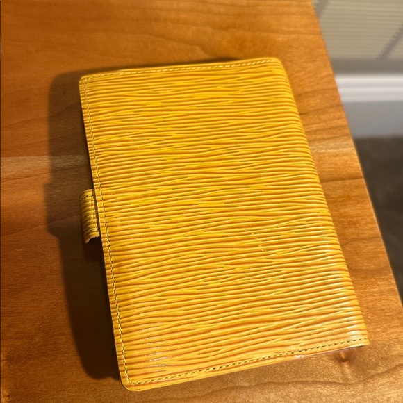 Louis Vuitton Epi Agenda PM Day-planner Cover - Picture 11 of 11